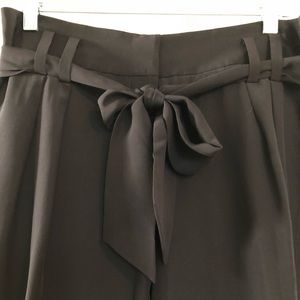 EUC Express Black Silk Capris